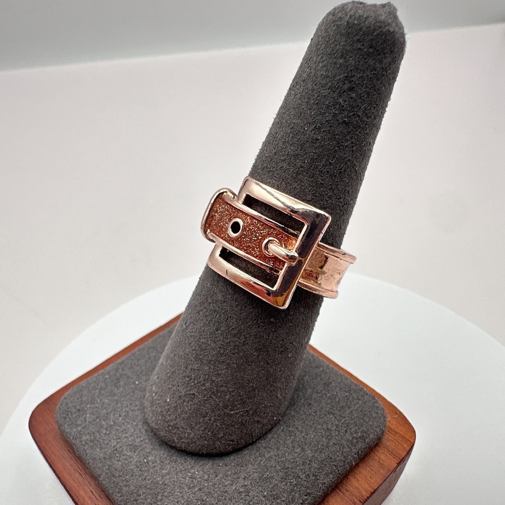 Vintage 90s Rose Gold Tone Resin Belt Buckle Fashion Ring Statement Jewelry - Picture 5 of 8